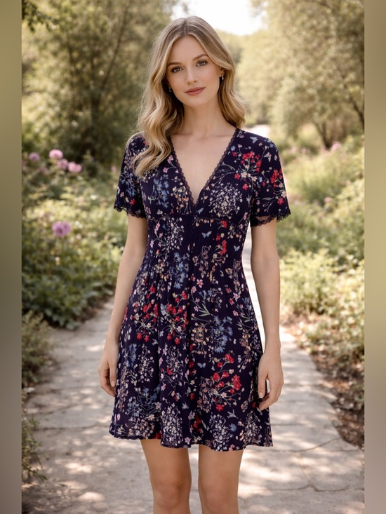 Alice + Olivia Dresses & Skirts - Alice and Olivia Black Floral Lace Dress Size 4 Cottage Romantic Spring Dress